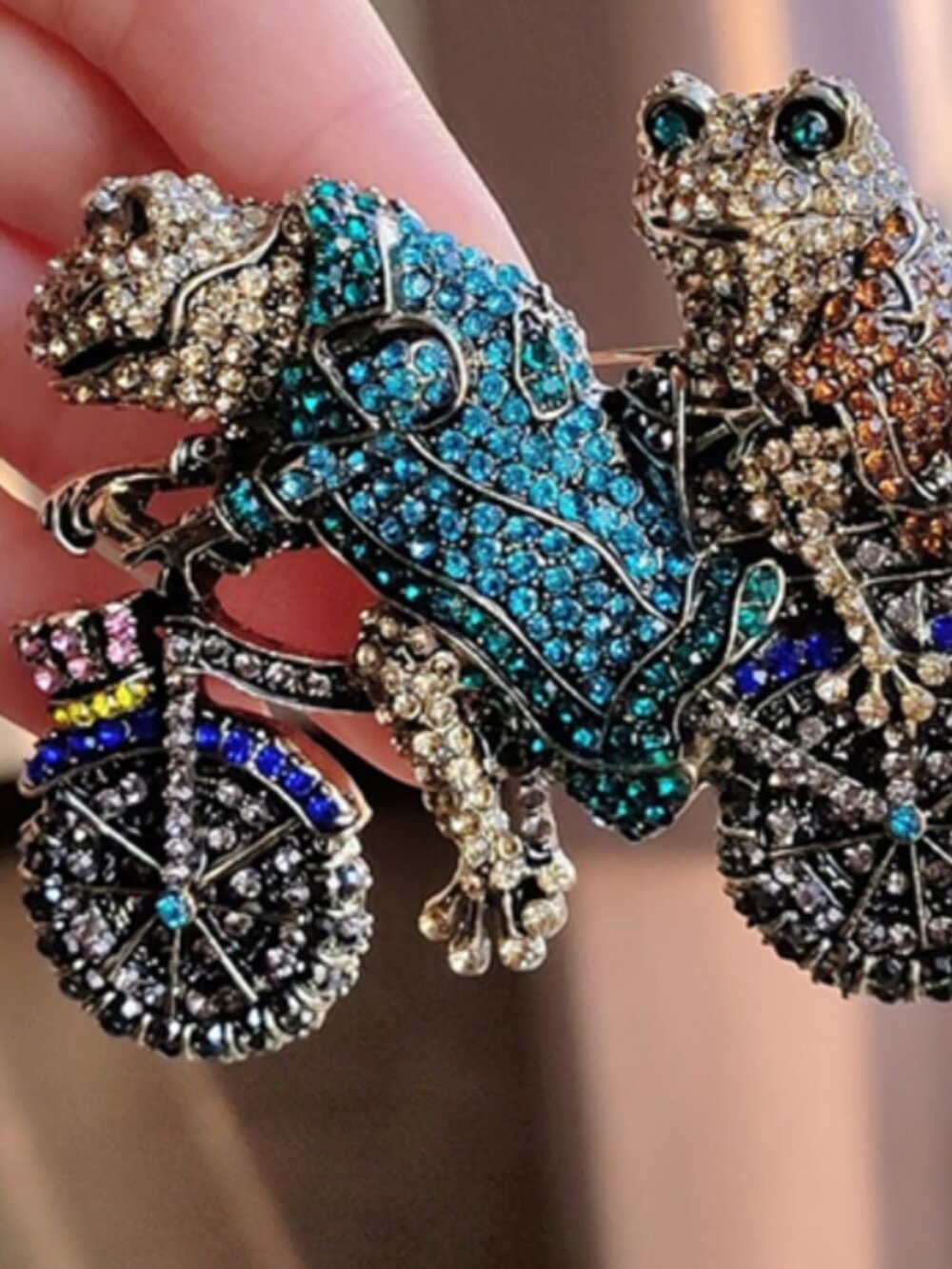 Designer Vintage Style Frogs on Bike Bicycle Crystal Rhinestones Goldtone Brooch